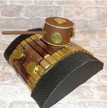 Preview: Panzer aus Pralinen